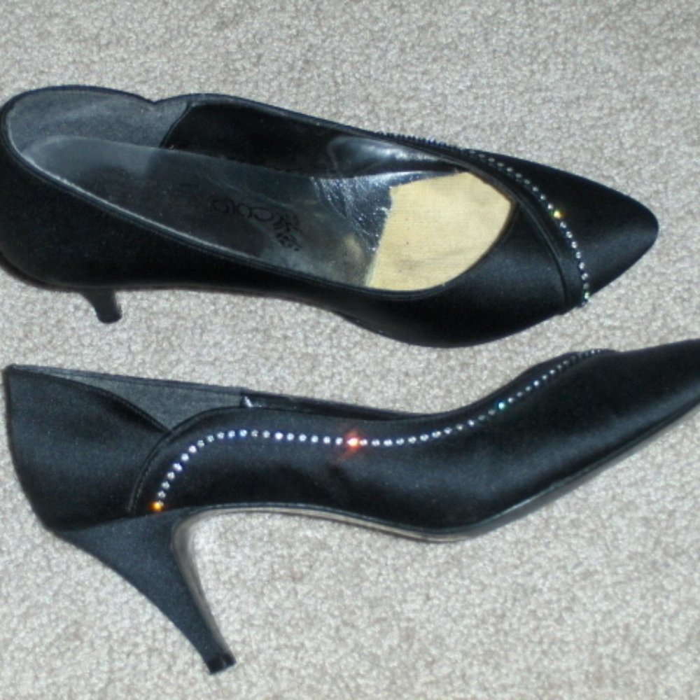 Coloriffics Black Heels With Rhinestone Bling 8 Heels